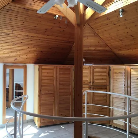 Center Apartmanhaz בית הארחה *