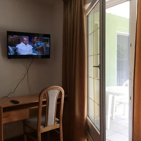 Center Apartmanhaz בית הארחה