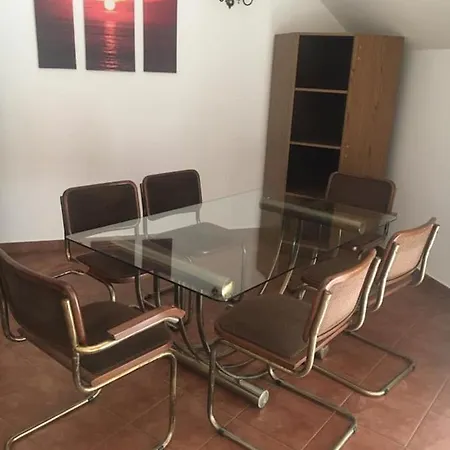 Center Apartmanhaz *