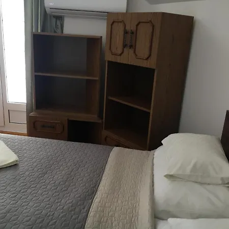 Center Apartmanhaz בית הארחה