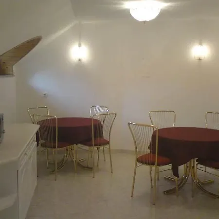 בית הארחה Center Apartmanhaz *