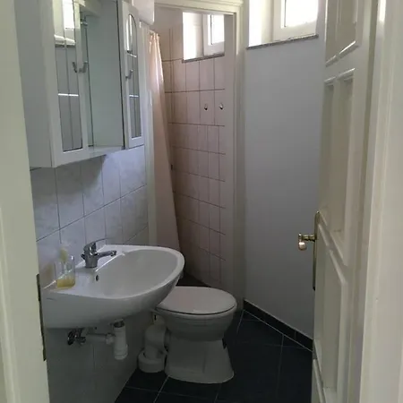Center Apartmanhaz בית הארחה *